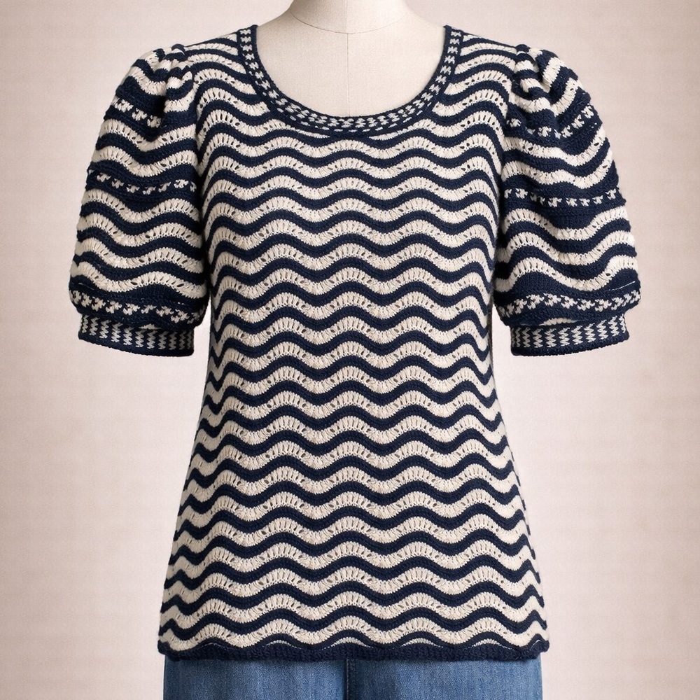Navy & White Knit Chevron Top – Size L
 & White Knit Chevron Top Size L